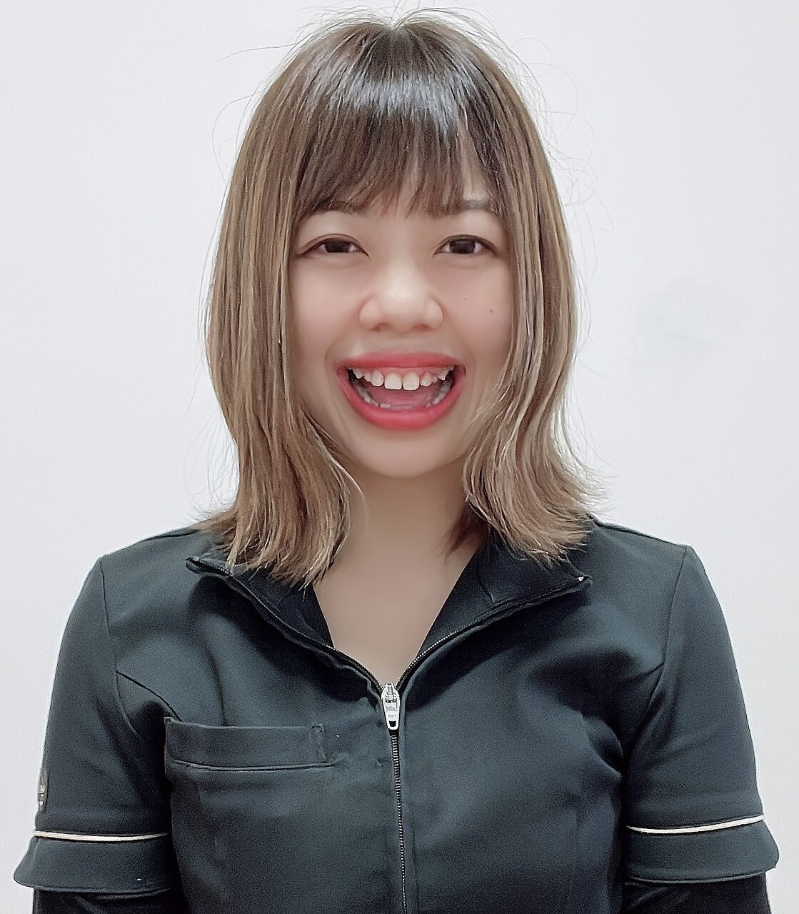 にこ鍼灸治療院のオーナー・坂本ななみによる施術風景